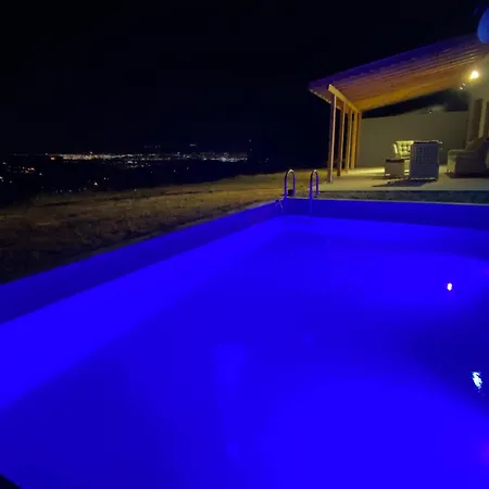Kocaeli Basiskele Havuzlu Bahcecik
