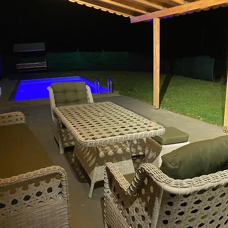 Villa Kocaeli Basiskele Havuzlu Bahcecik